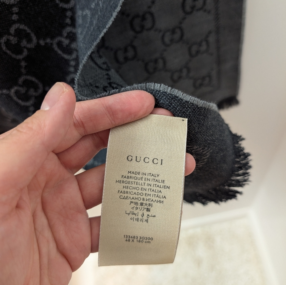 NWT Gucci GG jacquard pattern knitted scarf Grey and Black - Picture 5 of 9